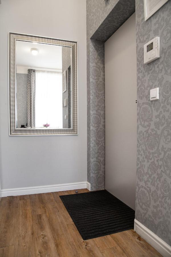 Househost Apartment :Zacisze Street Kraków Exteriör bild